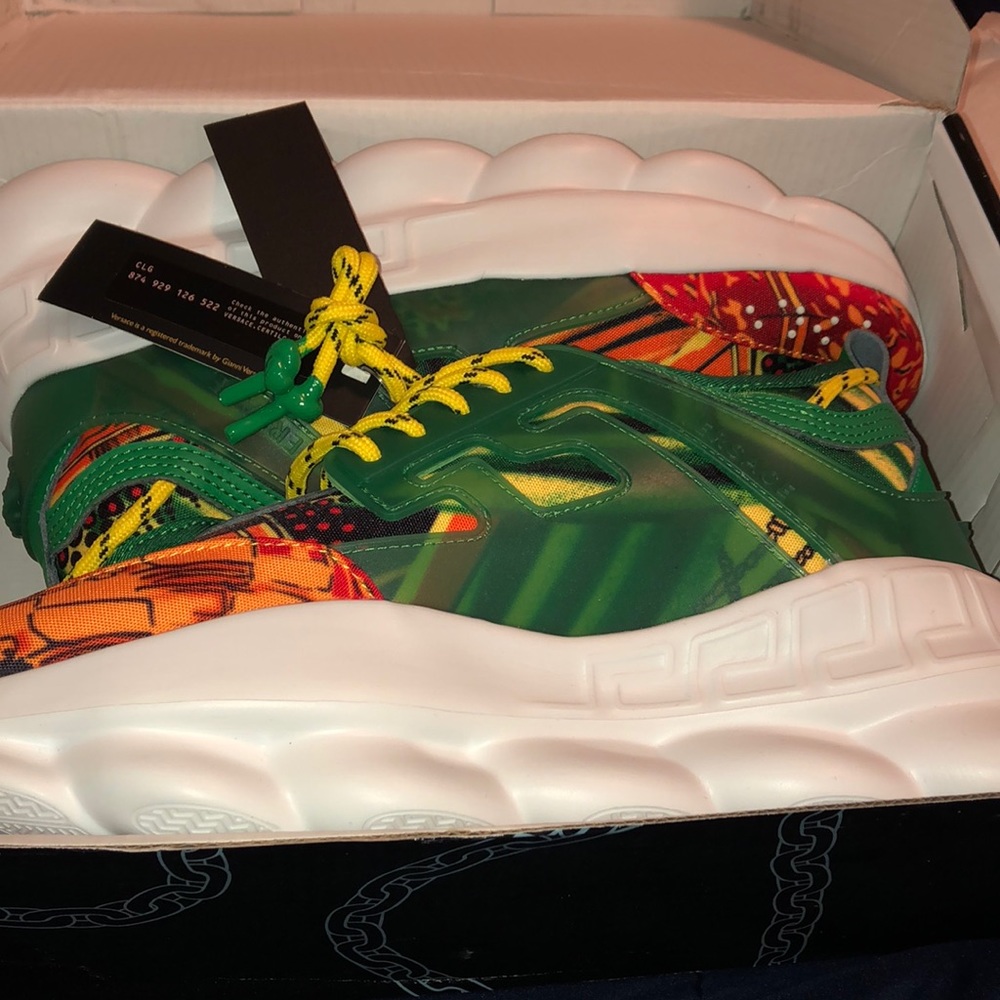 Versace Chain Reaction